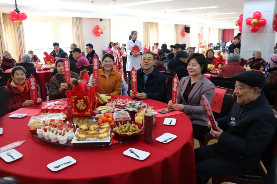 “同心向善 上善满淮”新春暖流涌动市福利院