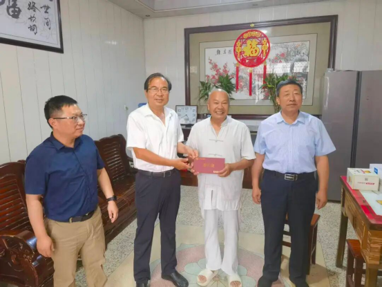 同心向善守初心 慈润淮安暖七一——市慈善总会开展走访慰问生活困难党员专项行动